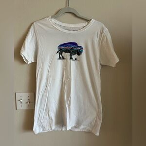 White Medium Buffalo Patagonia Tshirt